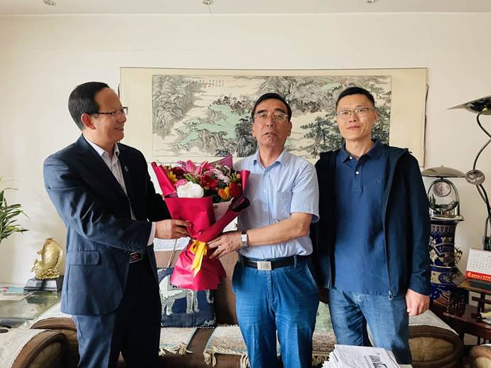 说明: 王