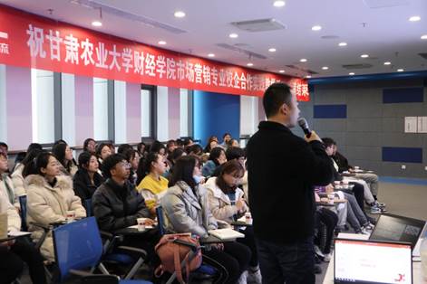 说明: I:\2018市场营销西安实习\市场营销专业校企合作实践教学活动（陈佳玲）\IMG_0425.JPG