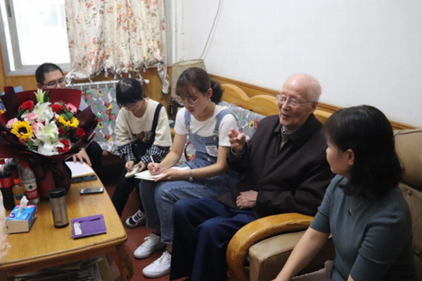 2020年10月2日，首义校区，周骏教授寄语2020级新生_副本.png